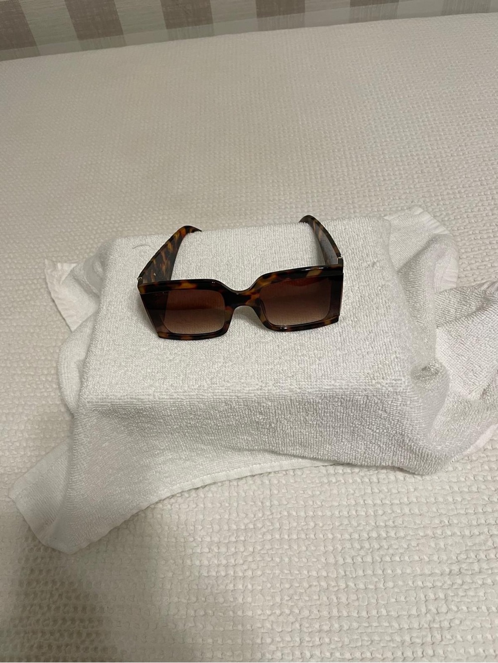 Tortoiseshell Rectangular Women's Sunglasses - Brown Gradient